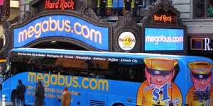 Ônibus low cost no Reino Unido, Canadá e EUA